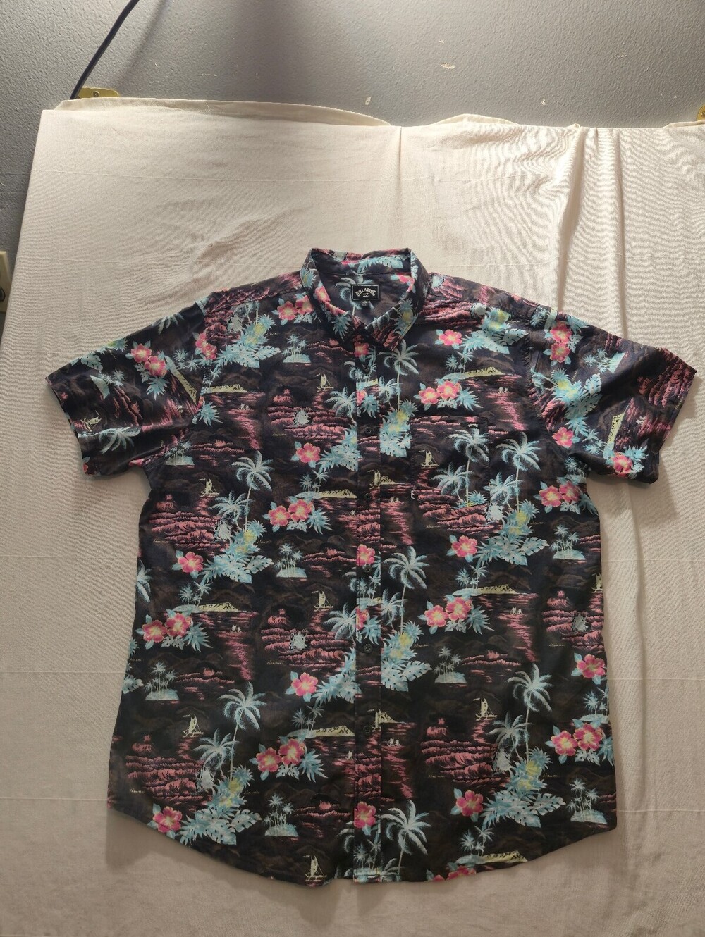 Billabong XL Hawaiian Print Short Sleeve Shirt